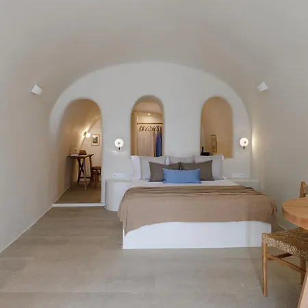 Vila Blue Art Caves - Lunar Sea Oia