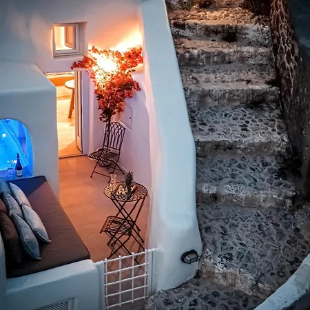Blue Art Caves - Lunar Sea Villa