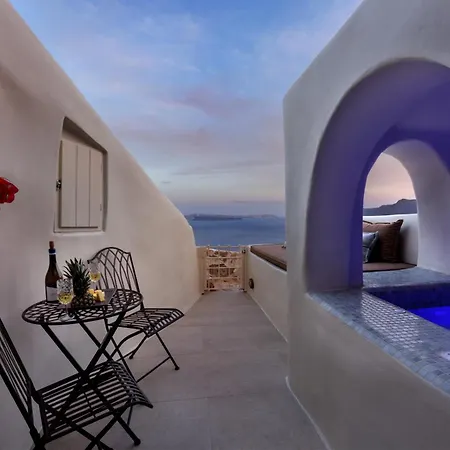 Blue Art Caves - Lunar Sea * Oia (Santorini)