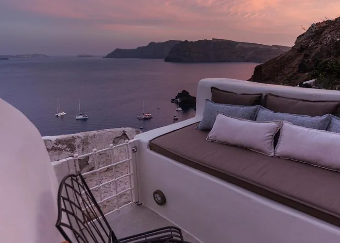 Blue Art Caves - Lunar Sea אויה