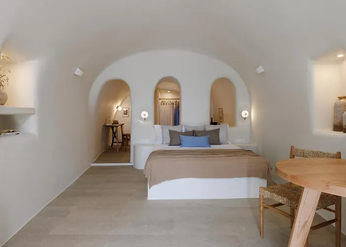 Villa Blue Art Caves - Lunar Sea Oia (Santorini)