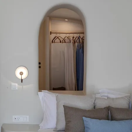 Villa Blue Art Caves - Lunar Sea